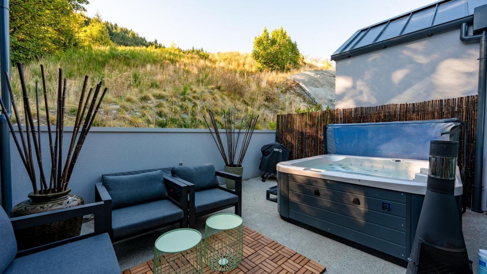 The Tiers- Hot Tub- Ac- Bbq- Free Parking Vila Queenstown Exterior foto